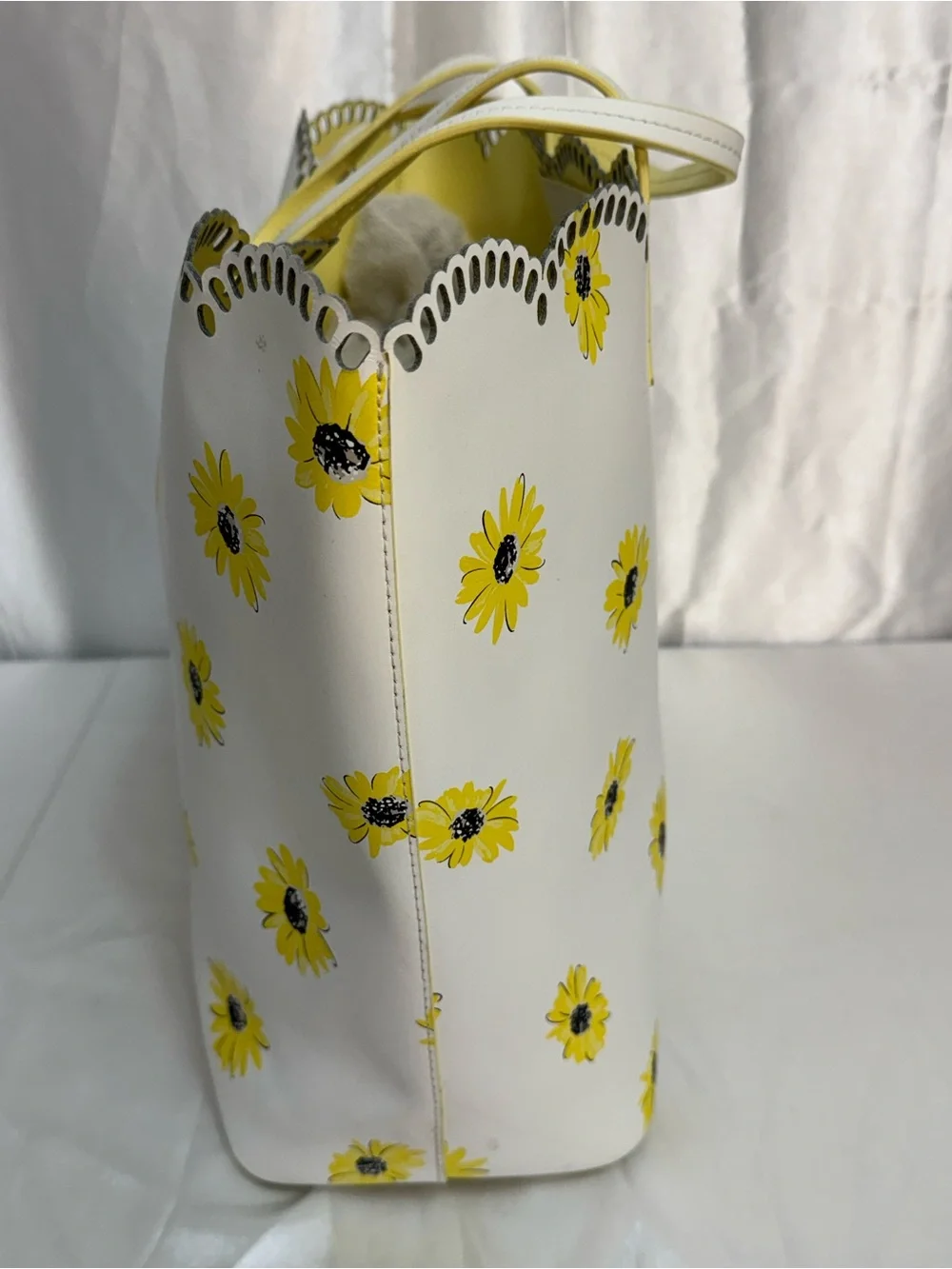 kate spade NY Down the Rabbit Hole ‘Oops A Daisy’ Scalloped Francis Tote
